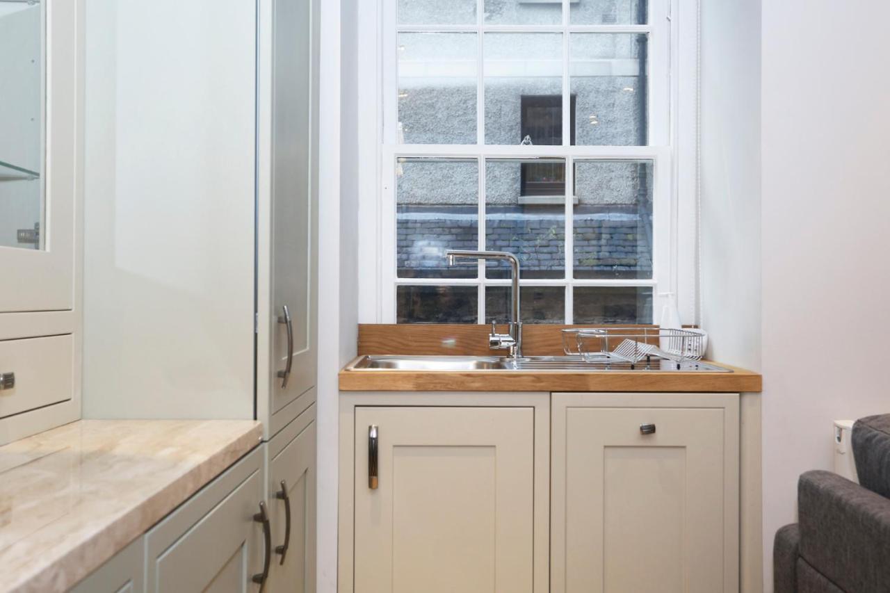 Joivy Modern And Airy Flat On The Historic Royal Mile Lejlighed EDI Eksteriør billede