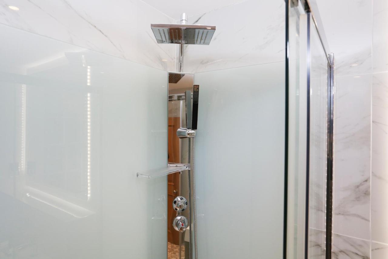 Joivy Modern And Airy Flat On The Historic Royal Mile Lejlighed EDI Eksteriør billede